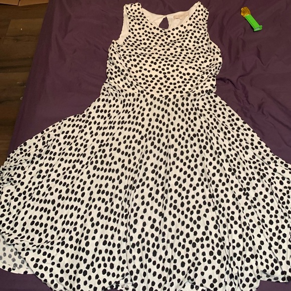 Dresses & Skirts - Dress